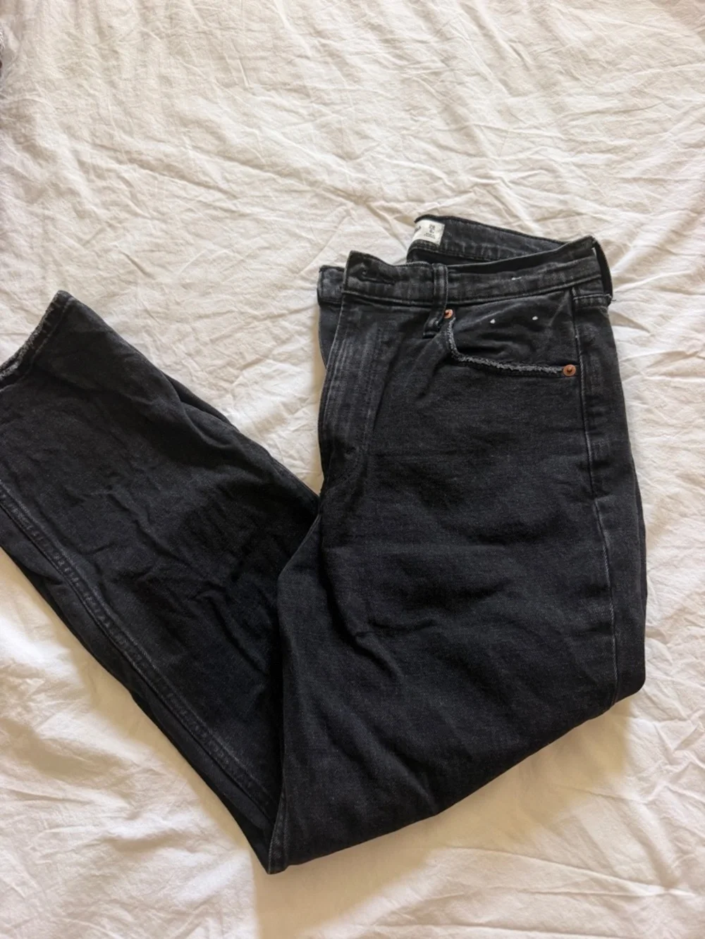 Abercrombie & Fitch Black Cropped Ankle Jeans - Picture 2 of 3